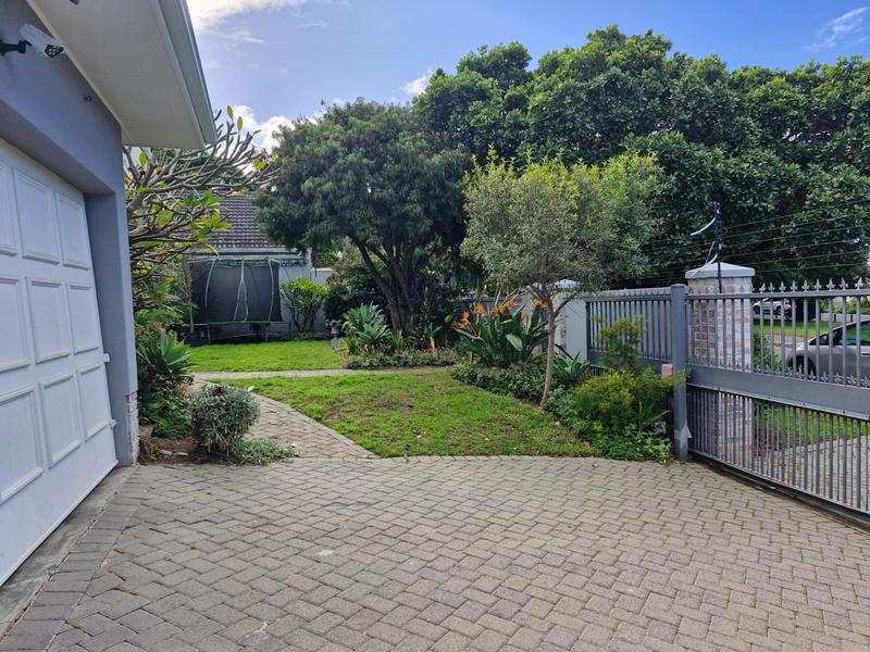 To Let 4 Bedroom Property for Rent in Kreupelbosch Western Cape